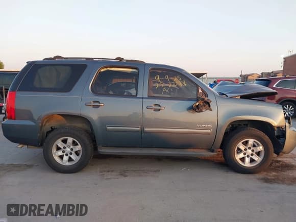 ✅ 2010 GMC Yukon SLT • VIN: 1GKUCCE05AR139528 • Lot: 43242377. Listed on IAAI with Not provided. Free auction sales archive from the USA and detailed vehicle history report at DreamBid. Image 14.
