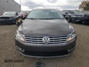 ✅ 2013 Volkswagen CC R-Line • VIN: WVWBP7AN5DE504690 • Лот: 90342645. Опубликован ранее на Copart с пробегом 160 592 миль. Бесплатный доступ к архиву аукционных продаж из США и подробный отчёт об истории автомобиля на DreamBid. Изображение 5.