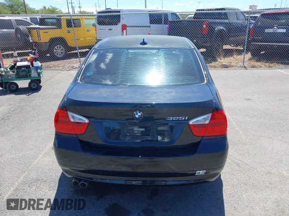 ✅ 2006 BMW 3 Series 325i • VIN: WBAVB13596PT05054 • Lot: 42889135. Listed on IAAI with 71,602 mi. Free auction sales archive from the USA and detailed vehicle history report at DreamBid. Image 16.
