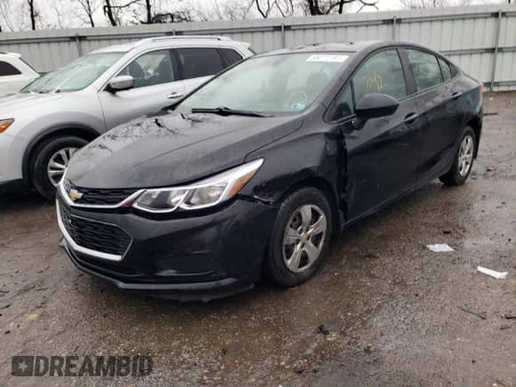 ✅ 2018 Chevrolet Cruze LS • VIN: 1G1BC5SM1J7185867 • Lot: 66072181. Wystawiony na Copart z przebiegiem 71 142 mil mil. Skorzystaj z bezpłatnego archiwum sprzedaży aukcyjnych z USA i zobacz szczegółowy raport historii pojazdu na DreamBid. Zdjęcie 2.