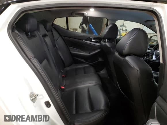 ✅ 2018 Nissan Maxima Platinum • VIN: 1N4AA6AP4JC375041 • Lot: 91087495. Listed on Copart with 145,572 mi. Free auction sales archive from the USA and detailed vehicle history report at DreamBid. Image 10.