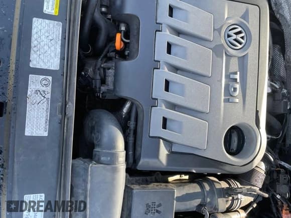 ✅ 2013 Volkswagen Passat SE • VIN: 1VWBN7A33DC052266 • Lot: 87410335. Listed on Copart with 174,634 mi. Free auction sales archive from the USA and detailed vehicle history report at DreamBid. Image 7.