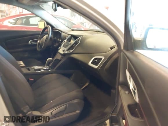 ✅ 2014 GMC Terrain SLE • VIN: 2GKALMEK5E6319782 • Lot: 42246843. Wystawiony na IAAI z przebiegiem 179 951 mil. Bezpłatny archiwum sprzedaży aukcyjnych z USA i szczegółowy raport historii pojazdu na DreamBid. Zdjęcie 5.