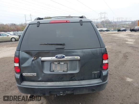 ✅ 2010 Ford Explorer XLT • VIN: 1FMEU7DEXAUA39127 • Lot: 43767007. Wystawiony na IAAI z przebiegiem 123 195 mil. Bezpłatny archiwum sprzedaży aukcyjnych z USA i szczegółowy raport historii pojazdu na DreamBid. Zdjęcie 17.