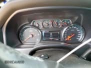 ✅ 2018 Chevrolet Silverado 1500 LT • VIN: 3GCPCREC7JG596184 • Lot: 61713105. Wystawiony na Copart z przebiegiem 72 080 mil. Bezpłatny archiwum sprzedaży aukcyjnych z USA i szczegółowy raport historii pojazdu na DreamBid. Zdjęcie 9.