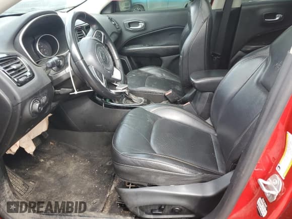 ✅ 2019 Jeep Compass Limited • VIN: 3C4NJDCB3KT638577 • Lot: 84246035. Wystawiony na Copart z przebiegiem 68 123 mil. Bezpłatny archiwum sprzedaży aukcyjnych z USA i szczegółowy raport historii pojazdu na DreamBid. Zdjęcie 7.