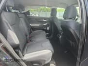 ✅ 2023 Hyundai Santa Fe SEL • VIN: 5NMS24AJ0PH572083 • Lot: 60524715. Wystawiony na Copart z przebiegiem 68 550 mil. Bezpłatny archiwum sprzedaży aukcyjnych z USA i szczegółowy raport historii pojazdu na DreamBid. Zdjęcie 10.