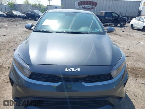 ✅ 2024 Kia Forte LXS • VIN: 3KPF24AD8RE762302 • Lot: 42116508. Wystawiony na IAAI z przebiegiem 9 563 mil. Bezpłatny archiwum sprzedaży aukcyjnych z USA i szczegółowy raport historii pojazdu na DreamBid. Zdjęcie 12.