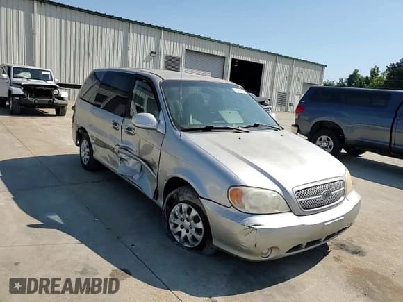 ✅ 2005 Kia Sedona LX • VIN: KNDUP131956617683 • Lot: 71478805. Wystawiony na Copart z przebiegiem 210 366 mil. Bezpłatny archiwum sprzedaży aukcyjnych z USA i szczegółowy raport historii pojazdu na DreamBid. Zdjęcie 14.