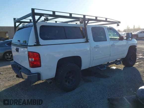 ✅ 2013 Chevrolet Silverado 1500 LTZ • VIN: 3GCPKTE27DG241947 • Lot: 43372479. Wystawiony na IAAI z przebiegiem 95 228 mil. Bezpłatny archiwum sprzedaży aukcyjnych z USA i szczegółowy raport historii pojazdu na DreamBid. Zdjęcie 4.