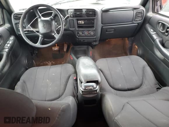 ✅ 2003 Chevrolet S-10 LS • VIN: 1GCDT13X43K179160 • Лот: 87751395. Опубликован ранее на Copart с пробегом 258 238 миль. Бесплатный доступ к архиву аукционных продаж из США и подробный отчёт об истории автомобиля на DreamBid. Изображение 8.