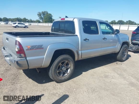 ✅ 2012 Toyota Tacoma PreRunner • VIN: 5TFJU4GN4CX027232 • Lot: 43481941. Listed on IAAI with 181,662 mi. Free auction sales archive from the USA and detailed vehicle history report at DreamBid. Image 4.