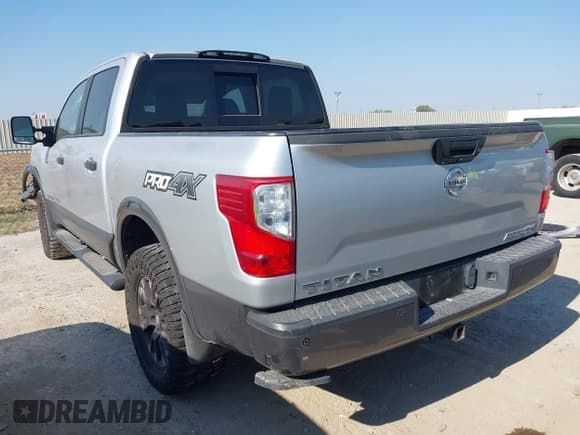 ✅ 2018 Nissan Titan Pro-4X • VIN: 1N6AA1E51JN551695 • Lot: 43365881. Listed on IAAI with 114,790 mi. Free auction sales archive from the USA and detailed vehicle history report at DreamBid. Image 3.