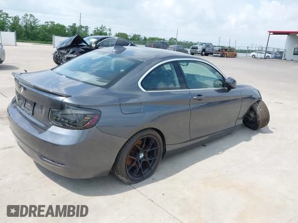 ✅ 2015 BMW 2 Series 228i • VIN: WBA1F5C5XFV257490 • Лот: 42111516. Опубликован ранее на IAAI с пробегом 101 193 миль. Бесплатный доступ к архиву аукционных продаж из США и подробный отчёт об истории автомобиля на DreamBid. Изображение 4.