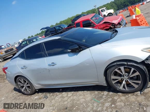 ✅ 2016 Nissan Maxima SR • VIN: 1N4AA6AP5GC425213 • Lot: 43116947. Listed on IAAI with 159,355 mi. Free auction sales archive from the USA and detailed vehicle history report at DreamBid. Image 13.