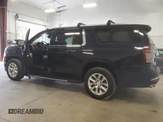 ✅ 2021 Chevrolet Suburban Premier • VIN: 1GNSCFKD2MR318276 • Lot: 37848743. Wystawiony na Copart z przebiegiem 33 165 mil. Bezpłatny archiwum sprzedaży aukcyjnych z USA i szczegółowy raport historii pojazdu na DreamBid. Zdjęcie 2.