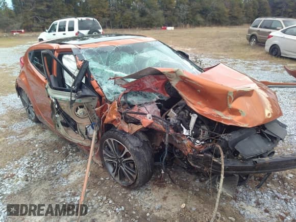 ✅ 2016 Hyundai Veloster Turbo Rally Edition • VIN: KMHTC6AE4GU254780 • Lot: 41370390. Wystawiony na IAAI z przebiegiem Nie podano. Bezpłatny archiwum sprzedaży aukcyjnych z USA i szczegółowy raport historii pojazdu na DreamBid. Zdjęcie 6.