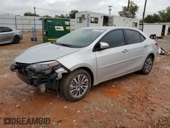 ✅ 2018 Toyota Corolla XLE • VIN: 5YFBURHE0JP799304 • Lot: 82736025. Wystawiony na Copart z przebiegiem Nie podano. Bezpłatny archiwum sprzedaży aukcyjnych z USA i szczegółowy raport historii pojazdu na DreamBid. Zdjęcie 1.