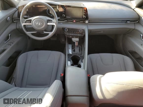 ✅ 2021 Hyundai Elantra SEL • VIN: 5NPLS4AG6MH035578 • Lot: 87005625. Listed on Copart with 43,520 mi. Free auction sales archive from the USA and detailed vehicle history report at DreamBid. Image 8.