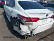 2020 Toyota Camry Hybrid SE z VIN 4T1G31AK0LU541702, wystawiony jako IAAI lot #42918554 z przebiegiem 118 679 mil mil oraz . Historia ofert i sprzedaży dostępna na DreamBid. Obrazek 6.