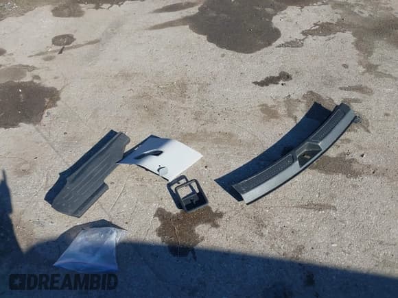 ✅ 2017 GMC Acadia SLE • VIN: 1GKKNLLA1HZ150369 • Lot: 43464973. Listed on IAAI with 62,023 mi. Free auction sales archive from the USA and detailed vehicle history report at DreamBid. Image 11.