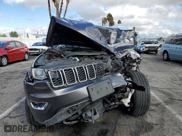 ✅ 2017 Jeep Grand Cherokee Limited • VIN: 1C4RJEBGXHC838252 • Lot: 82490475. Wystawiony na Copart z przebiegiem Nie podano. Bezpłatny archiwum sprzedaży aukcyjnych z USA i szczegółowy raport historii pojazdu na DreamBid. Zdjęcie 5.