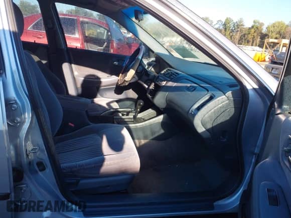 1998 Honda Accord LX с VIN 1HGCG5645WA117500, выставлен на аукционе IAAI как лот 43476645 с пробегом 211 265 миль миль и . История ставок и продаж доступна на DreamBid. Изображение 5.