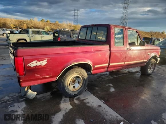 ✅ 1996 Ford F-150 • VIN: 1FTEX14N2TKA16013 • Lot: 91723555. Wystawiony na Copart z przebiegiem 222 026 mil. Bezpłatny archiwum sprzedaży aukcyjnych z USA i szczegółowy raport historii pojazdu na DreamBid. Zdjęcie 3.