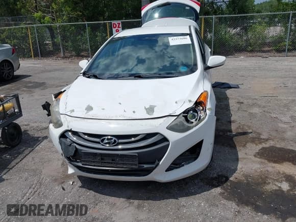 ✅ 2013 Hyundai Elantra • VIN: KMHD35LE2DU022637 • Lot: 42272686. Listed on IAAI with 110,408 mi. Free auction sales archive from the USA and detailed vehicle history report at DreamBid. Image 13.