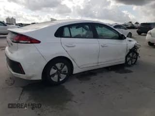 ✅ 2021 Hyundai Ioniq Blue • VIN: KMHC65LC0MU246569 • Lot: 43947335. Wystawiony na Copart z przebiegiem 77 233 mil. Bezpłatny archiwum sprzedaży aukcyjnych z USA i szczegółowy raport historii pojazdu na DreamBid. Zdjęcie 3.