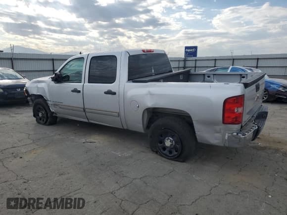 ✅ 2013 Chevrolet Silverado 1500 LS • VIN: 3GCPCREAXDG148458 • Lot: 81465115. Listed on Copart with 136,547 mi. Free auction sales archive from the USA and detailed vehicle history report at DreamBid. Image 2.