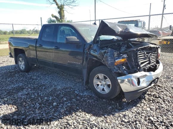 ✅ 2017 Chevrolet Silverado 1500 LT • VIN: 1GCVKRECXHZ104316 • Lot: 70780555. Listed on Copart with 108,975 mi. Free auction sales archive from the USA and detailed vehicle history report at DreamBid. Image 4.