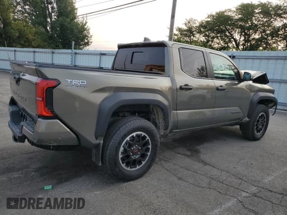 ✅ 2024 Toyota Tacoma TRD Sport Hybrid • VIN: 3TYLC5LN3RT006236 • Lot: 71606885. Wystawiony na Copart z przebiegiem 10 323 mil. Bezpłatny archiwum sprzedaży aukcyjnych z USA i szczegółowy raport historii pojazdu na DreamBid. Zdjęcie 3.