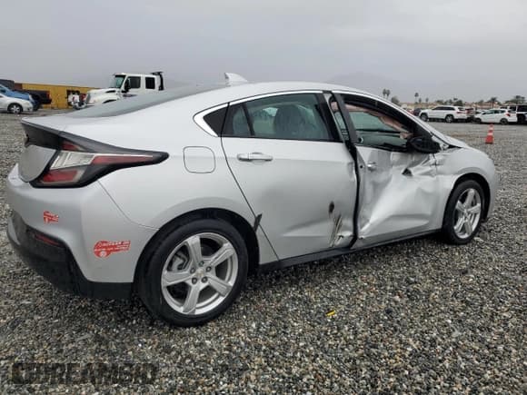 ✅ 2017 Chevrolet Volt LT • VIN: 1G1RC6S50HU215837 • Lot: 41262454. Wystawiony na Copart z przebiegiem 93 870 mil. Bezpłatny archiwum sprzedaży aukcyjnych z USA i szczegółowy raport historii pojazdu na DreamBid. Zdjęcie 3.
