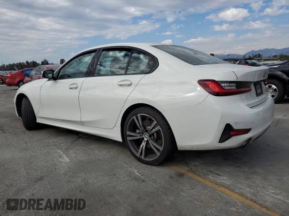 2022 BMW 3 Series 330i z VIN 3MW5R1J02N8C22890, wystawiony jako Copart lot #81526215 z przebiegiem 37 878 mil mil oraz Szkoda całkowita • Salvage title. Historia ofert i sprzedaży dostępna na DreamBid. Obrazek 2.