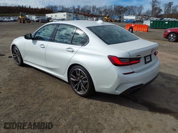 ✅ 2022 BMW 3 Series M340i xDrive • VIN: 3MW5U9J09N8C42518 • Lot: 43607514. Listed on IAAI with 27,204 mi. Free auction sales archive from the USA and detailed vehicle history report at DreamBid. Image 3.