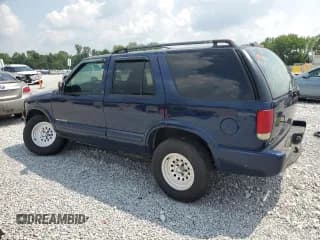 ✅ 2002 Chevrolet Blazer LS • VIN: 1GNDT13W52K208517 • Lot: 63564575. Wystawiony na Copart z przebiegiem 155 991 mil. Bezpłatny archiwum sprzedaży aukcyjnych z USA i szczegółowy raport historii pojazdu na DreamBid. Zdjęcie 2.