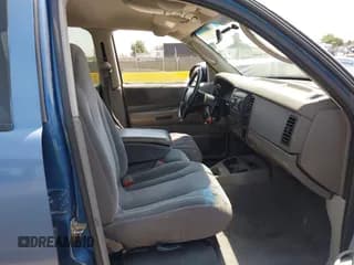 ✅ 2002 Dodge Dakota Sport • VIN: 1B7HG38N32S584367 • Lot: 42427471. Wystawiony na IAAI z przebiegiem 253 975 mil. Bezpłatny archiwum sprzedaży aukcyjnych z USA i szczegółowy raport historii pojazdu na DreamBid. Zdjęcie 5.