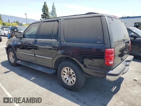 ✅ 2000 Ford Expedition XLT • VIN: 1FMRU1560YLB04041 • Lot: 65178625. Listed on Copart with Not provided. Free auction sales archive from the USA and detailed vehicle history report at DreamBid. Image 2.