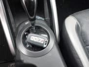 ✅ 2013 Hyundai Veloster Turbo • VIN: KMHTC6AE9DU178422 • Lot: 41530172. Wystawiony na IAAI z przebiegiem 175 871 mil. Bezpłatny archiwum sprzedaży aukcyjnych z USA i szczegółowy raport historii pojazdu na DreamBid. Zdjęcie 11.