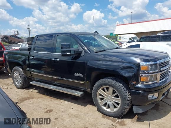 ✅ 2015 Chevrolet Silverado 1500 High Country • VIN: 3GCUKTEJ8FG188415 • Лот: 42199905. Опубликован ранее на IAAI с пробегом 116 050 миль. Бесплатный доступ к архиву аукционных продаж из США и подробный отчёт об истории автомобиля на DreamBid. Изображение 13.