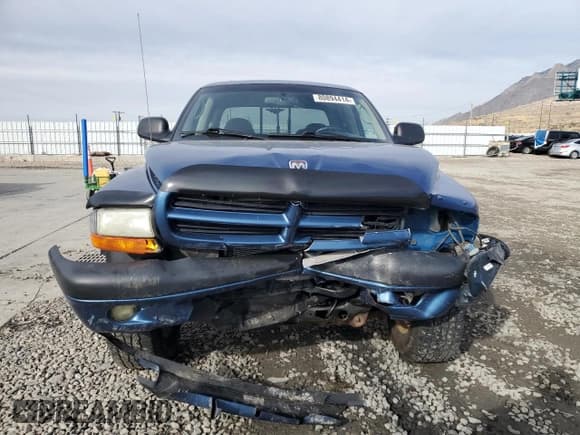 ✅ 2002 Dodge Dakota Sport • VIN: 1B7HG38N52S659554 • Lot: 80894414. Wystawiony na Copart z przebiegiem 174 207 mil. Bezpłatny archiwum sprzedaży aukcyjnych z USA i szczegółowy raport historii pojazdu na DreamBid. Zdjęcie 5.