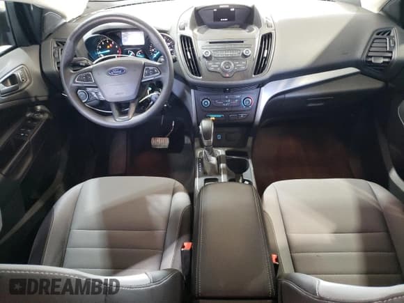 ✅ 2017 Ford Escape S • VIN: 1FMCU0F77HUC66296 • Lot: 59171395. Wystawiony na Copart z przebiegiem 74 056 mil. Bezpłatny archiwum sprzedaży aukcyjnych z USA i szczegółowy raport historii pojazdu na DreamBid. Zdjęcie 8.