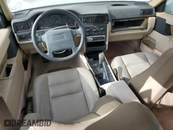 ✅ 1994 Volvo 850 • VIN: YV1LW5521R2028646 • Lot: 81581234. Wystawiony na Copart z przebiegiem 118 791 mil. Bezpłatny archiwum sprzedaży aukcyjnych z USA i szczegółowy raport historii pojazdu na DreamBid. Zdjęcie 8.