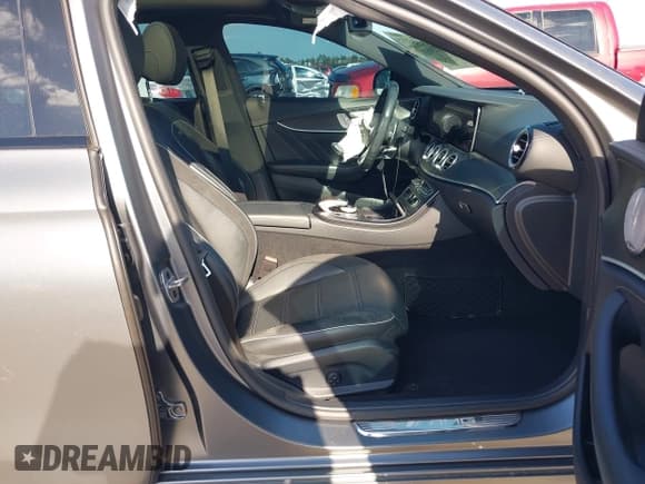 ✅ 2020 Mercedes-Benz E 63 S AMG • VIN: WDDZF8KB0LA708711 • Лот: 42023853. Опубликован ранее на IAAI с пробегом 38 087 миль. Бесплатный доступ к архиву аукционных продаж из США и подробный отчёт об истории автомобиля на DreamBid. Изображение 5.