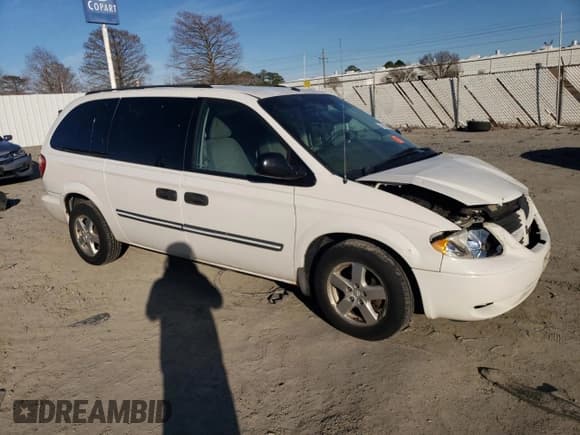 ✅ 2006 Dodge Grand Caravan • VIN: 1D4GP24RX6B611930 • Lot: 47302435. Listed on Copart with 146,977 mi. Free auction sales archive from the USA and detailed vehicle history report at DreamBid. Image 4.