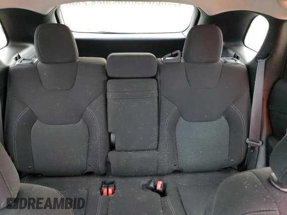 ✅ 2019 Jeep Cherokee Latitude • VIN: 1C4PJMCX0KD388614 • Lot: 87236935. Wystawiony na Copart z przebiegiem 101 745 mil. Bezpłatny archiwum sprzedaży aukcyjnych z USA i szczegółowy raport historii pojazdu na DreamBid. Zdjęcie 10.