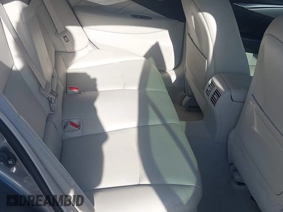 ✅ 2019 Infiniti Q50 Luxe • VIN: JN1EV7AP3KM543143 • Lot: 42988042. Listed on IAAI with 63,712 mi. Free auction sales archive from the USA and detailed vehicle history report at DreamBid. Image 8.