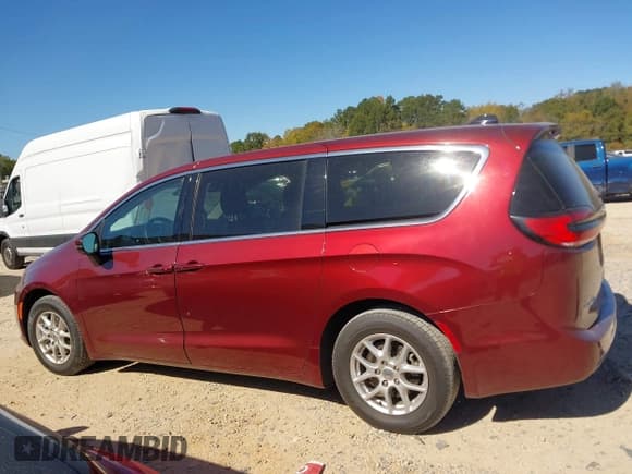 ✅ 2023 Chrysler Pacifica Touring L • VIN: 2C4RC1BG9PR578094 • Lot: 43481896. Listed on IAAI with 68,048 mi. Free auction sales archive from the USA and detailed vehicle history report at DreamBid. Image 14.