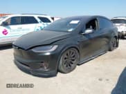 ✅ 2017 Tesla Model X 90D • VIN: 5YJXCAE20HF039268 • Lot: 43229767. Wystawiony na IAAI z przebiegiem 113 186 mil. Bezpłatny archiwum sprzedaży aukcyjnych z USA i szczegółowy raport historii pojazdu na DreamBid. Zdjęcie 2.